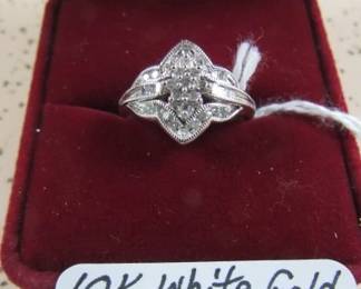 10K White Gold Diamond Ring