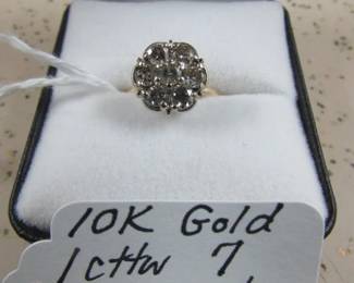 10K Gold 1 cttw 7 Diamonds Dinner Ring