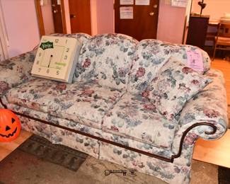 086Living Room