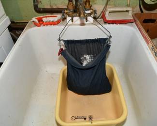 737Laundry Room