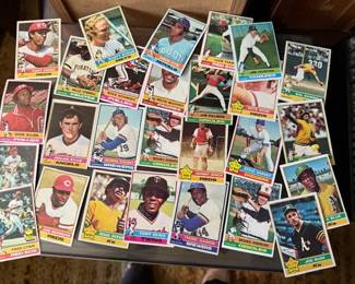 Over 500 baseball cards