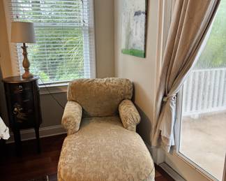 chaise lounge