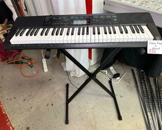 Casio Keyboard w/stand 