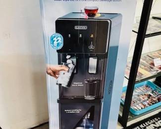 Ice Maker and Water Dispenser