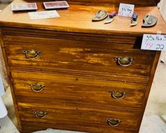 Dresser