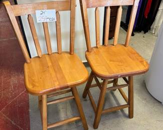 2 Stools 