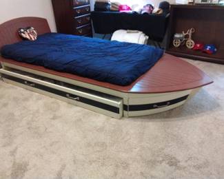 Boat trundle bed
