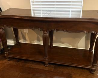 NICE SOFA OR ENTRY TABLE.