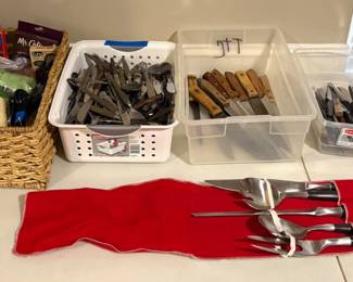 KITCHEN GADGETS, FLATWARE AND KNIVES.