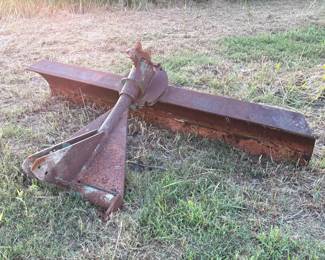 HEAVY DUTY JOHN DEERE ADJUSTABLE GRADER BLADE.