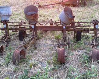 SWEET ANTIQUE McCORMICK 4 ROW PLANTER.