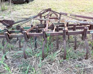 JOHN DEERE FIELD CULTIVATOR.
