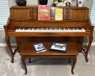 LOVELY VINTAGE KIMBALL PIANO.