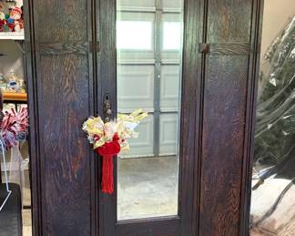 GORGEOUS ANTIQUE ARMOIRE.