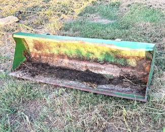 JOHN DEERE FRONT OF BUCKET