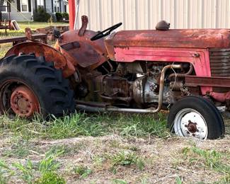 1960s MASSEY FERGUSON MODEL 65 GAS TRACTOR.