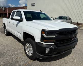 2016 Chevrolet Silverado Crew Cab 4x4 (98,000 Miles)