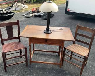 Antique Vintage Table Chairs With Lamp.