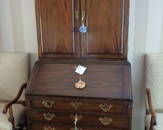 LOVELY BLINDFRONT SECRETARY BOOKCASE WITH 3 SECTION AND KEYS BY KITTINGER