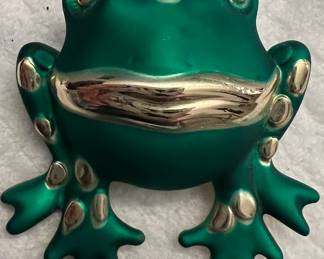 Frog Pin