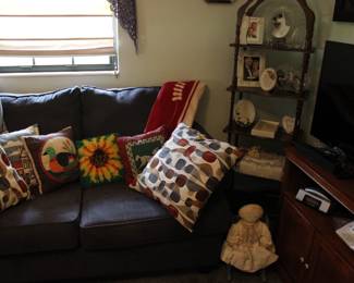 ASSORTED PILLOWS AND BRIC A BRAC