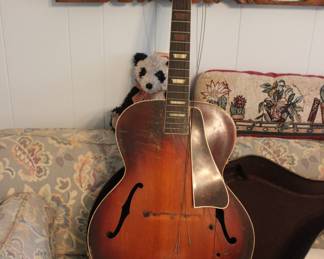 GIBSON GUITAR, NOT IN GREAT SHAPE