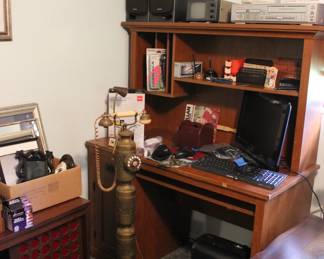 DESK WITH MONITER AND ACCESSORIES