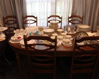 DINNING ROOM TABLE AND SIX CHAIRS