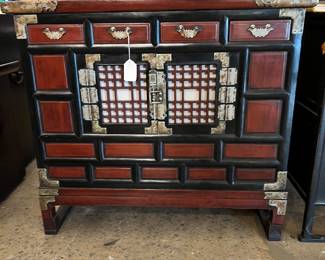 Oriental chest