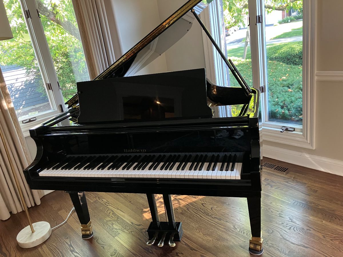 BALDWIN baby grand with QRS music system