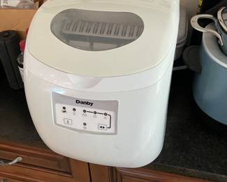Icemaker