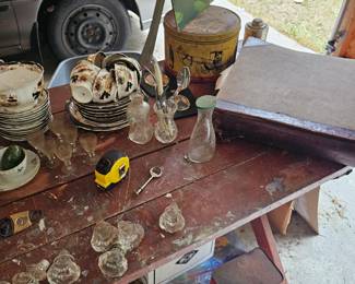 China Pieces, Cigar Cutter, Tape Measure, Glassware
