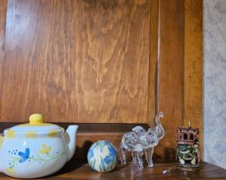 Tea Pots, Figurines,