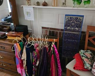 Tchotchkes, Scarves