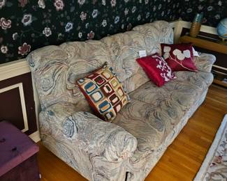 Sofa, Throw Pillows