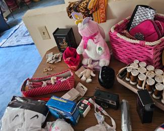 Sewing Supplies, Tchotchkes