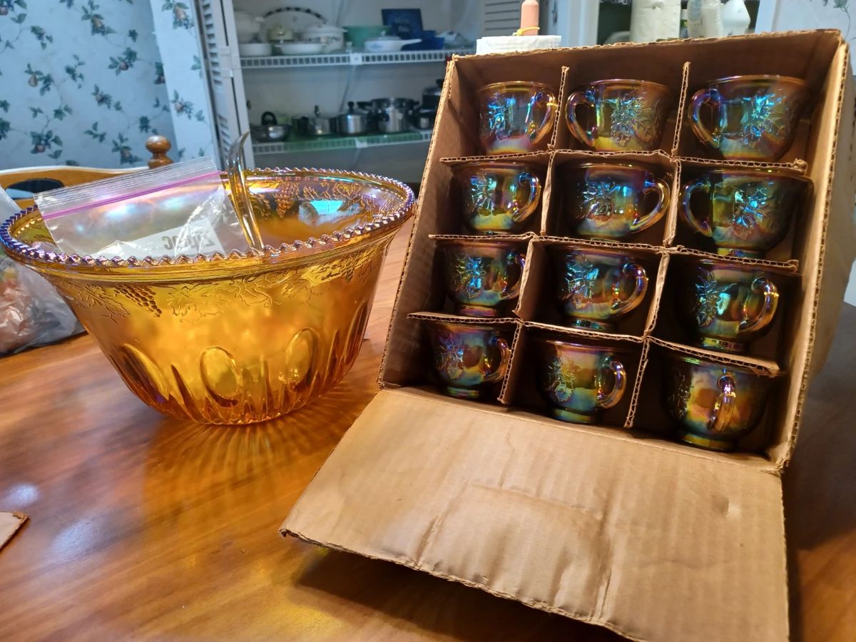 Beautifl Carnival Glass Complete Punch Bowl Set