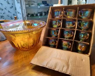 Beautifl Carnival Glass Complete Punch Bowl Set