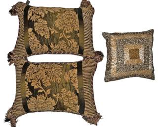 3 Decorator Pillows I