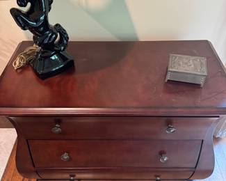 2 drawer chest'