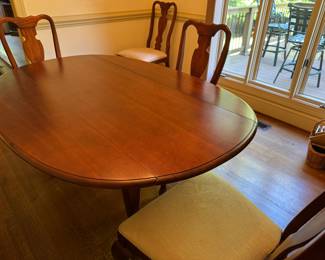 Drop leaf dining table abd 4 chairs