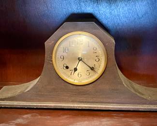 VINTAGE MANTLE CLOCK