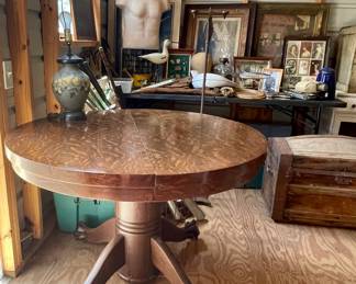 ANTIQUE PEDESTAL TABLE