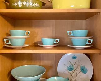 VINTAGE MELAMINE DISHES, PYREX