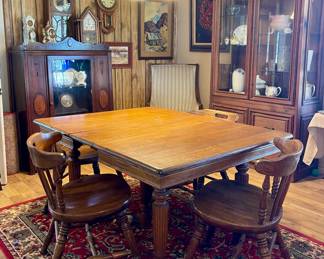SOLID WOOD OAK TABLE, 3 SPINDLE BACK WOOD CHAIRS