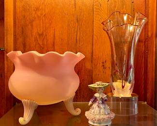 SATIN BURMESE URANIUM FOOTED ROSE BOWL, ART GLASS
