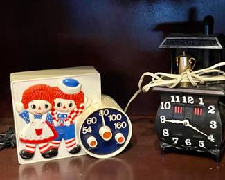 VINTAGE RAGGEDY ANN & ANDY NITE LITE RADIO,  MCM  POT BELLY STOVE CLOCK