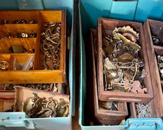 VINTAGE HARDWARE