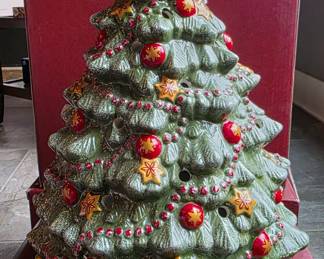 Villeroy & Boch Toy's Delight Christmas Tree Musical Centerpiece 8819095