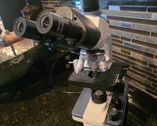 Microscope